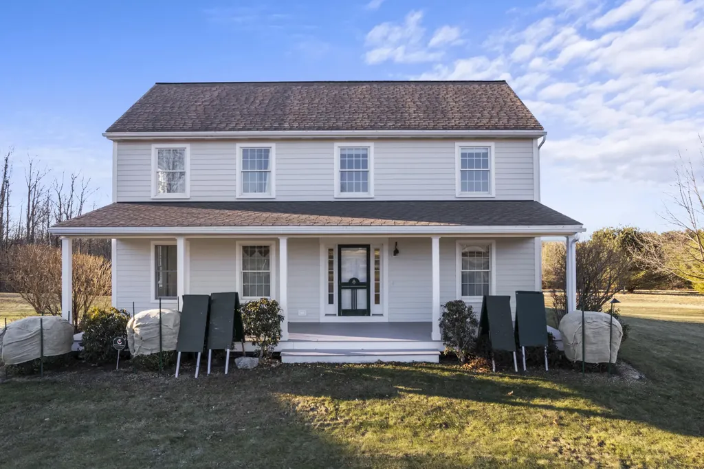 20 Orchard Lane New Gloucester ME 04260