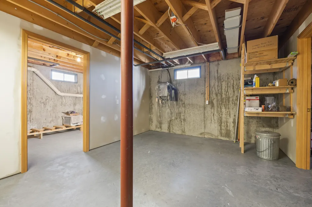 20 Orchard Lane New Gloucester ME 04260