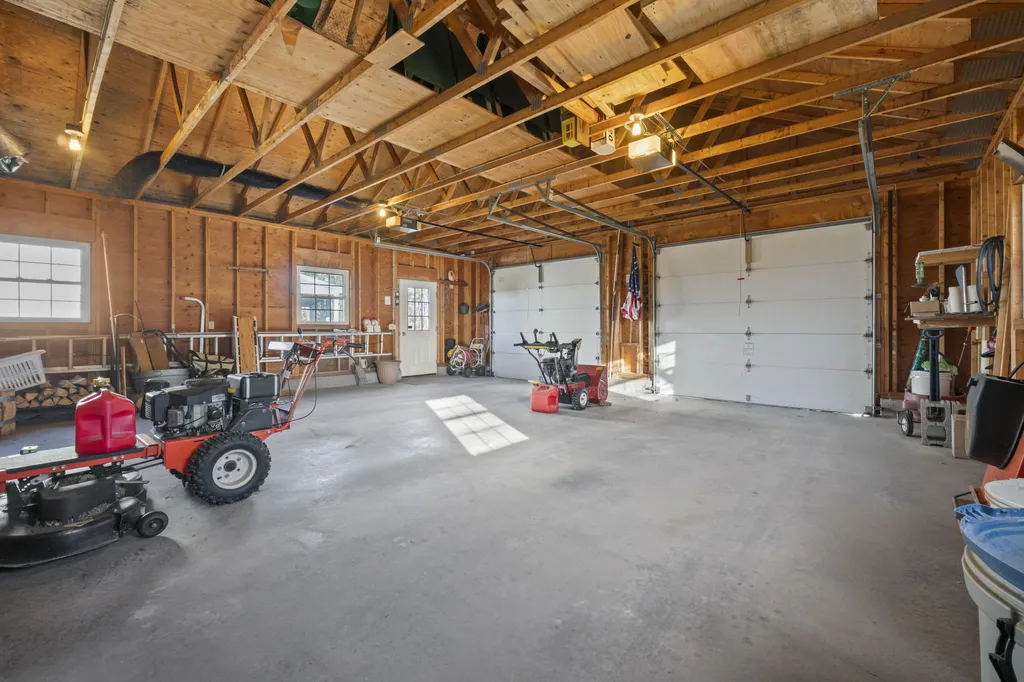 20 Orchard Lane New Gloucester ME 04260