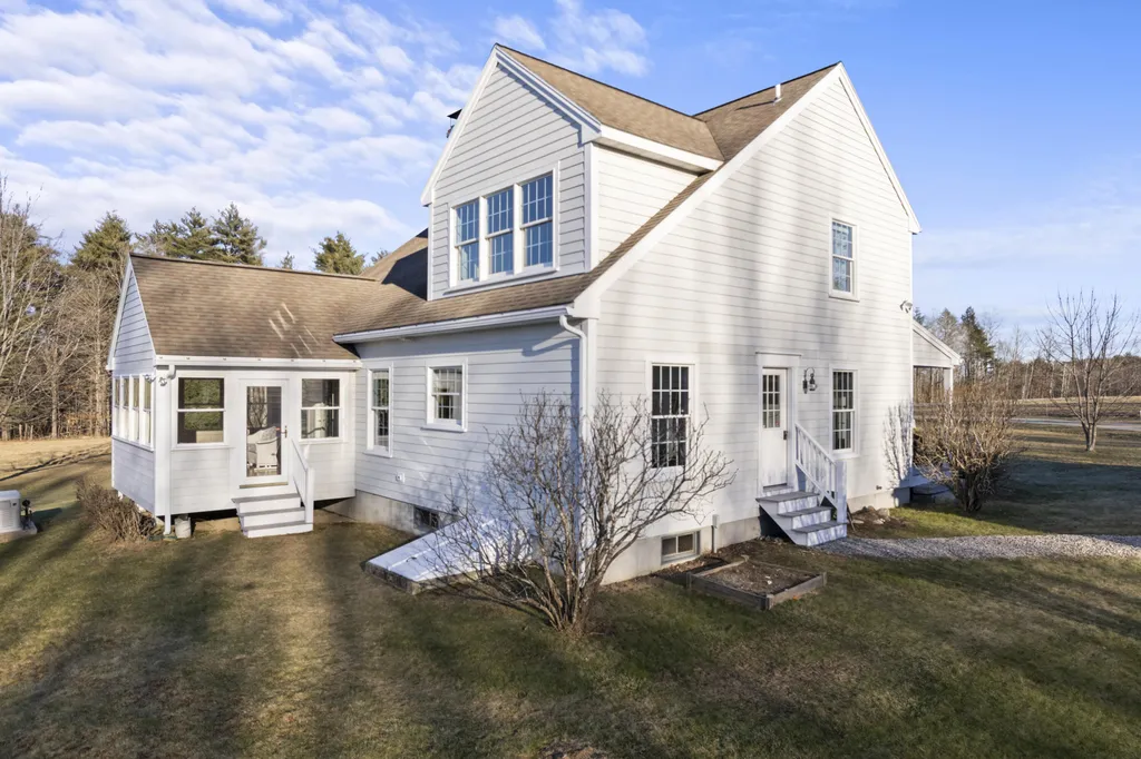 20 Orchard Lane New Gloucester ME 04260