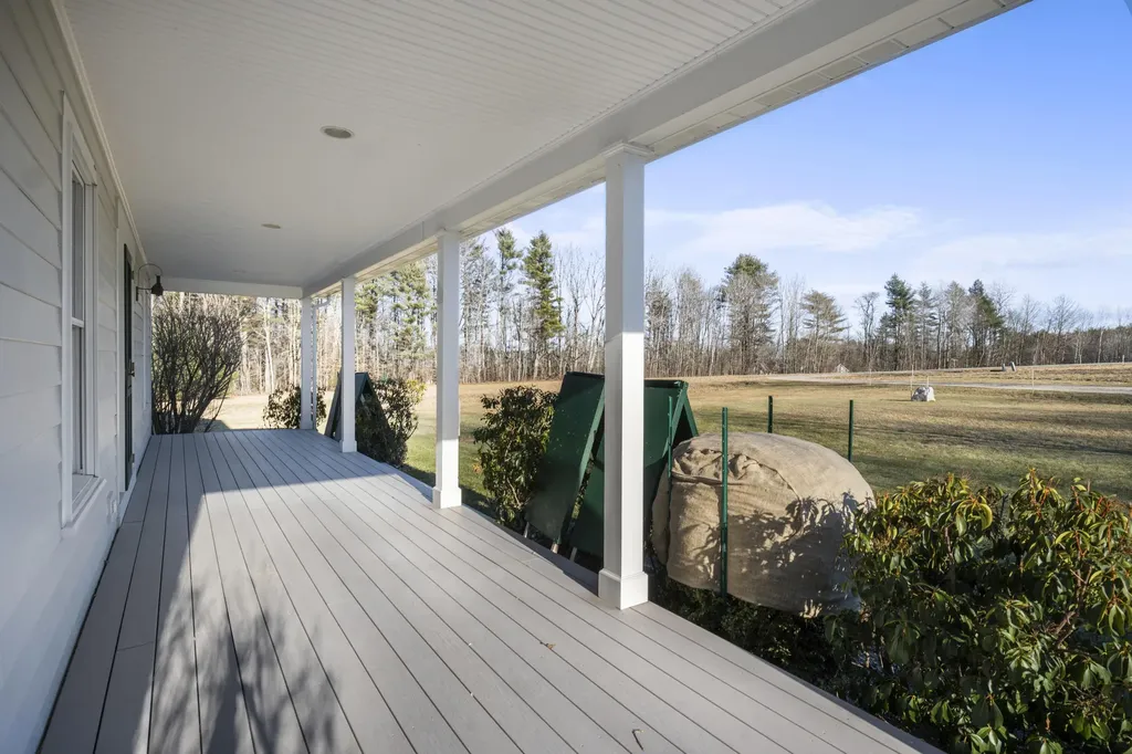 20 Orchard Lane New Gloucester ME 04260