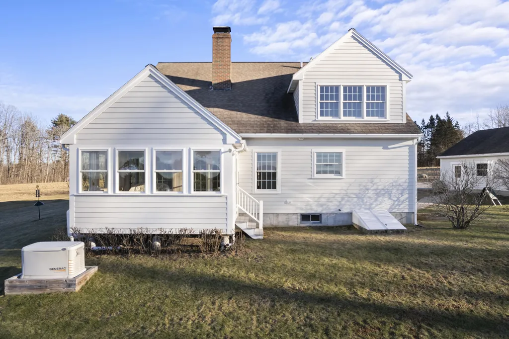 20 Orchard Lane New Gloucester ME 04260