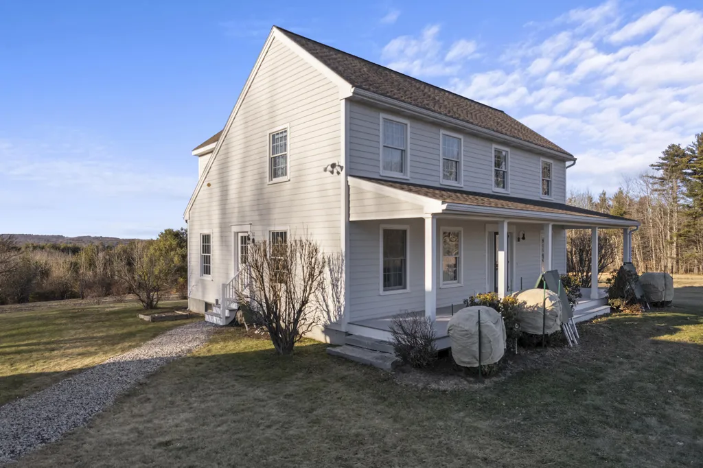 20 Orchard Lane New Gloucester ME 04260