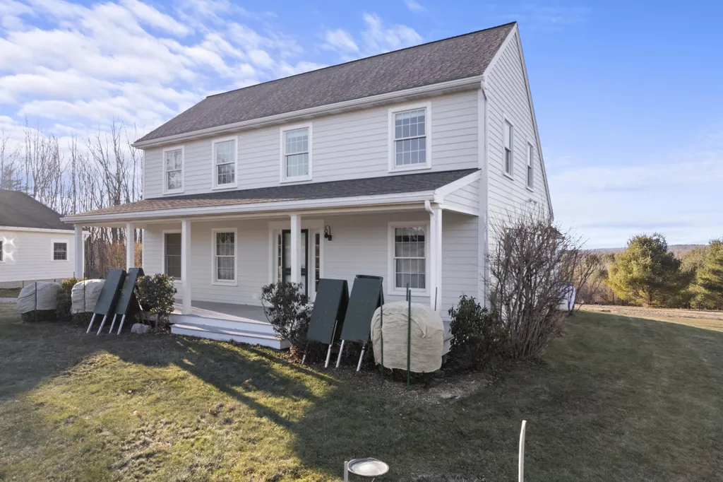 20 Orchard Lane New Gloucester ME 04260