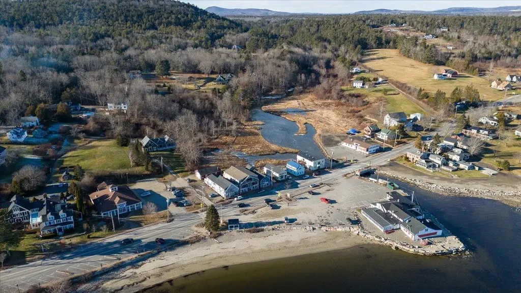 2520 Atlantic Highway Lincolnville ME 04849