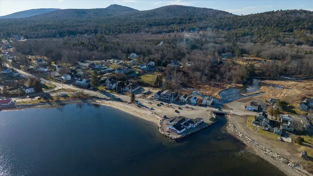 2520 Atlantic Highway Lincolnville ME 04849