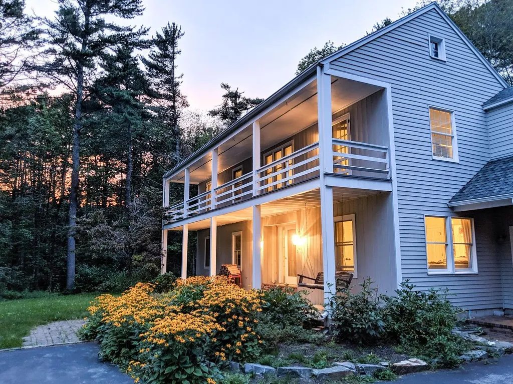 14 Sturdivant Road Cumberland ME 04110