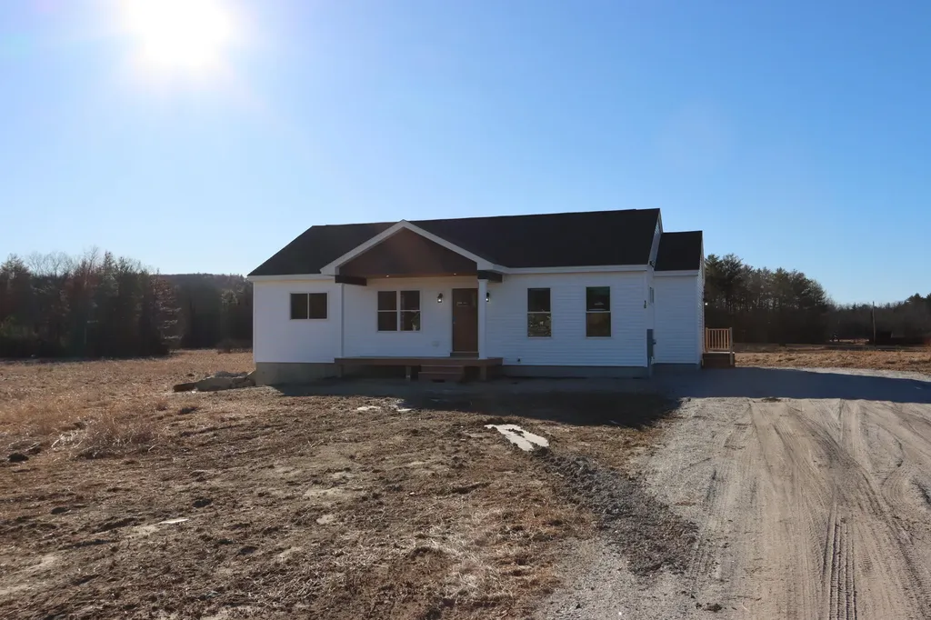 10 Hayfield Drive Greene ME 04236