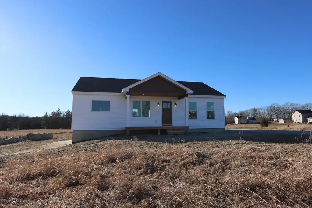 10 Hayfield Drive Greene ME 04236