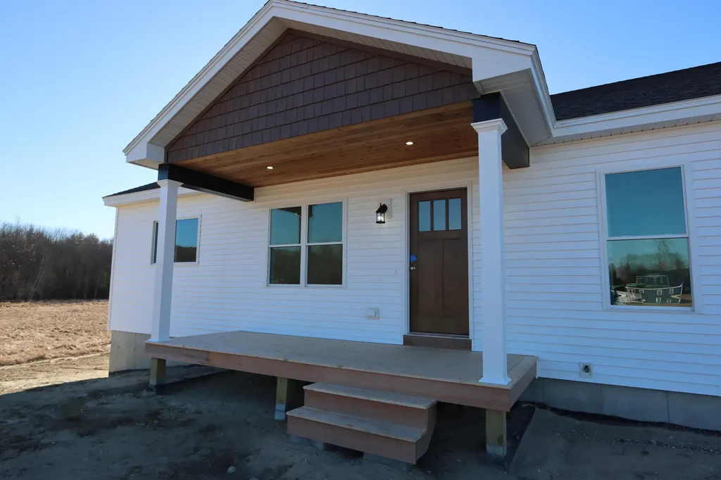 10 Hayfield Drive Greene ME 04236