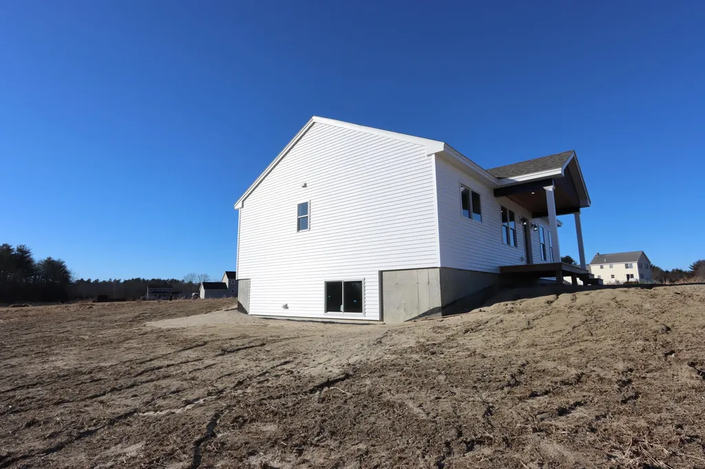 10 Hayfield Drive Greene ME 04236