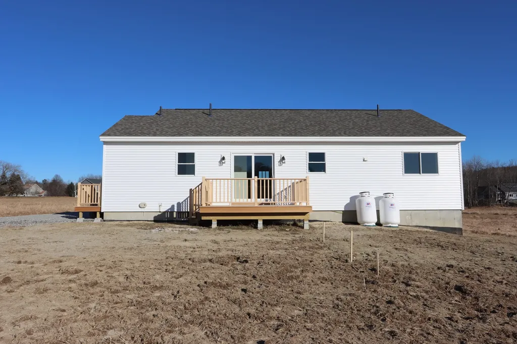10 Hayfield Drive Greene ME 04236
