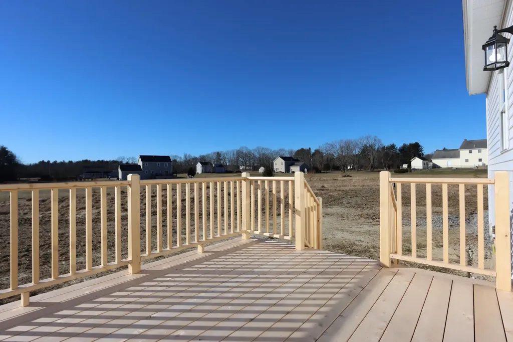 10 Hayfield Drive Greene ME 04236