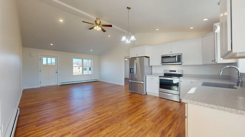 10 Hayfield Drive Greene ME 04236