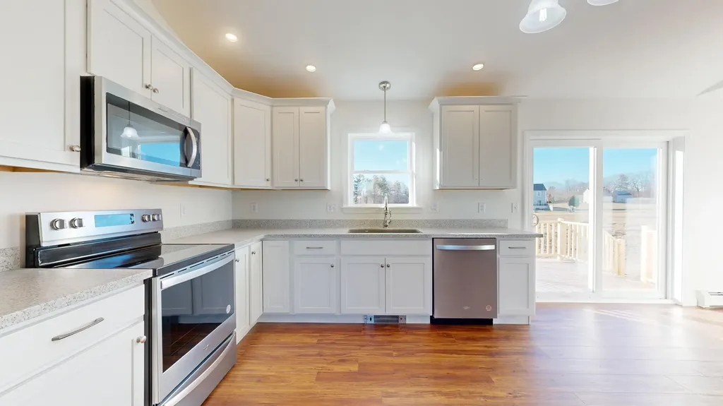 10 Hayfield Drive Greene ME 04236