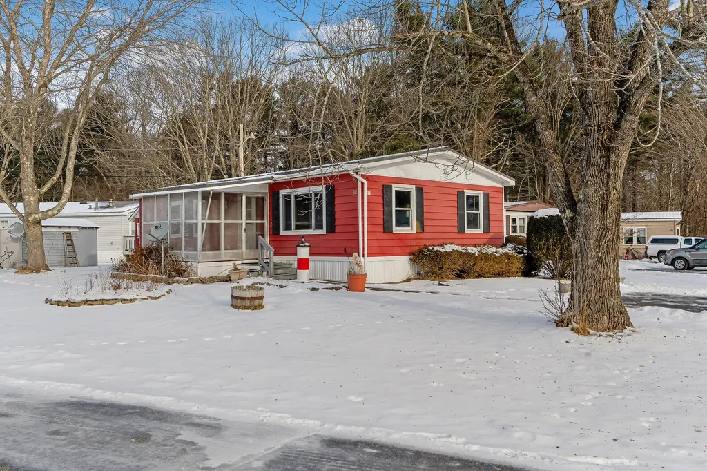 28 Caincrest Road York ME 03909