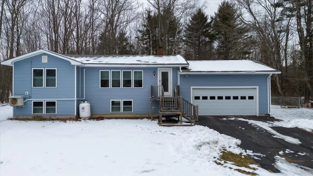 73 Bayside W Owls Head ME 04854