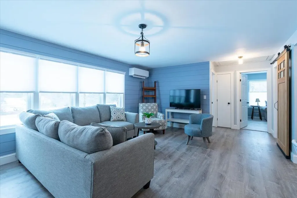 73 Bayside W Owls Head ME 04854