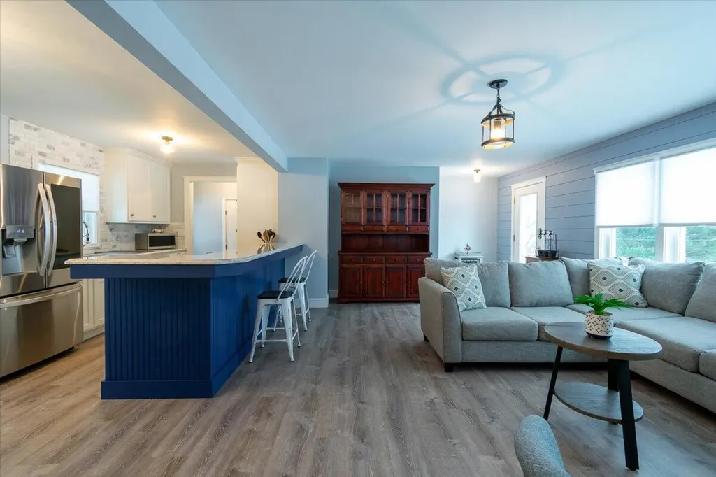 73 Bayside W Owls Head ME 04854