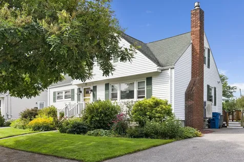 22 Sara Lane Portland ME 04103