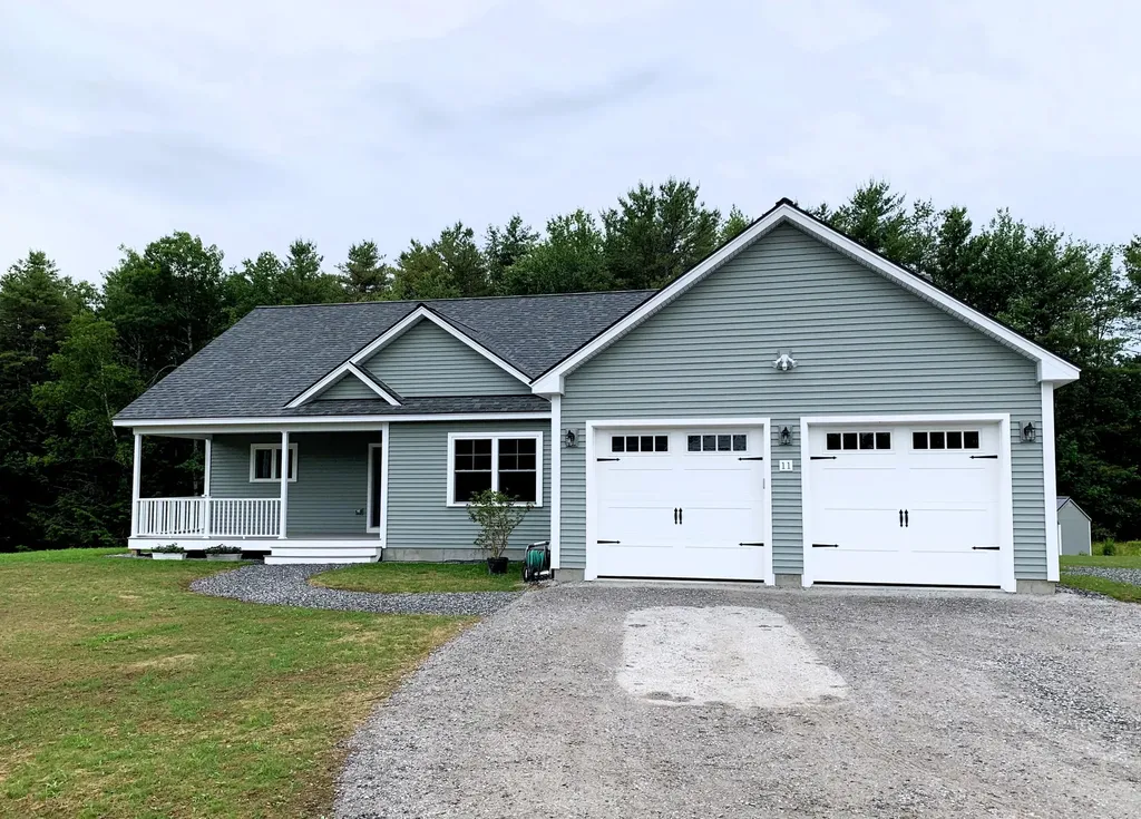 11 Halcyon Drive Topsham ME 04086