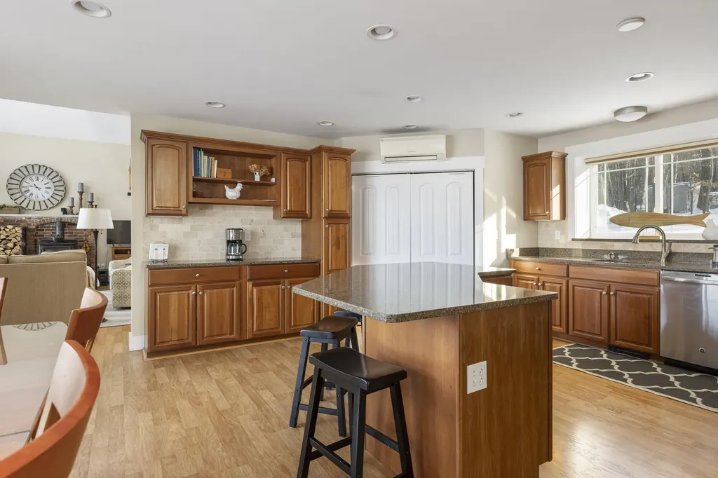 61 Birch Drive Poland ME 04274