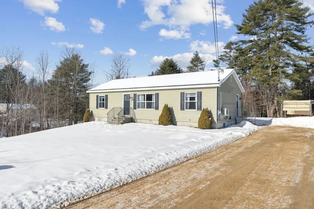 10 Summit Drive Minot ME 04258