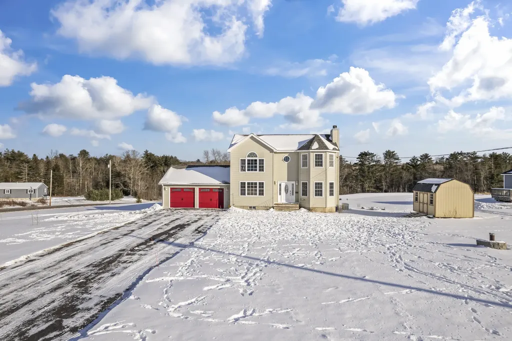 4 Kents Way Benton ME 04901