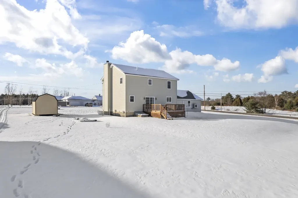 4 Kents Way Benton ME 04901