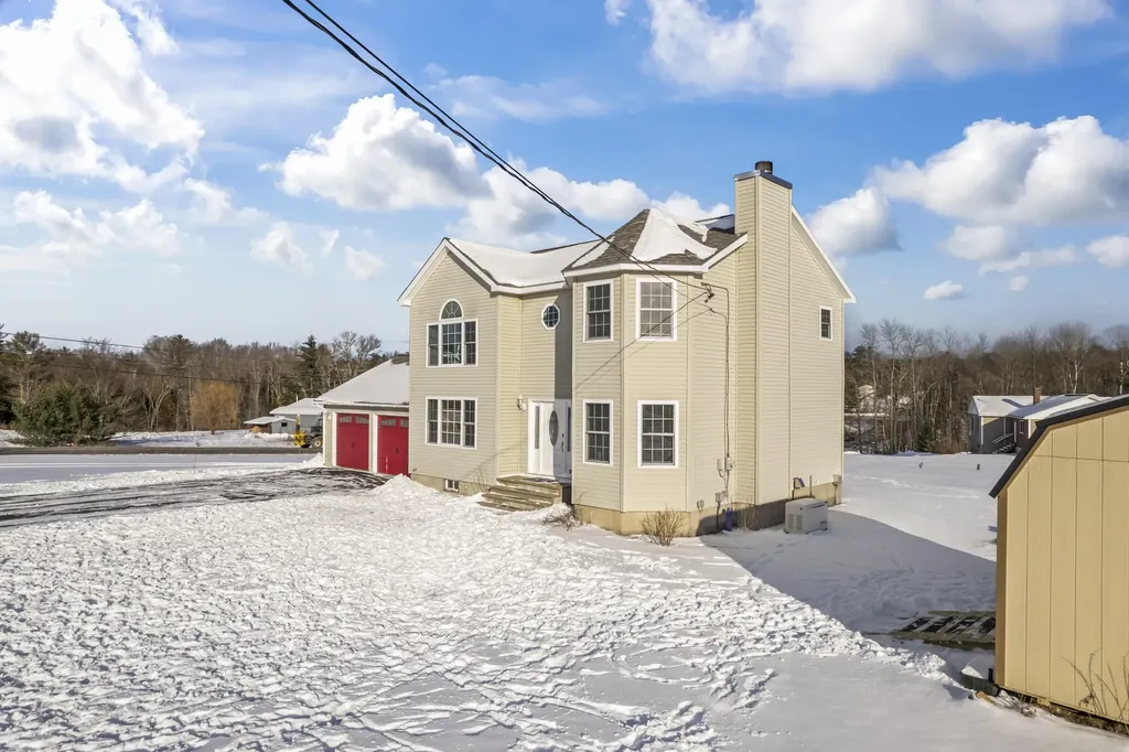 4 Kents Way Benton ME 04901