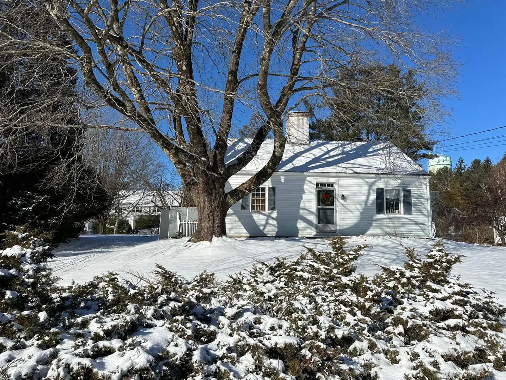 41 York Street Kennebunk ME 04043