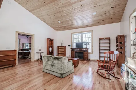 213 Roosevelt Trail Windham ME 04062
