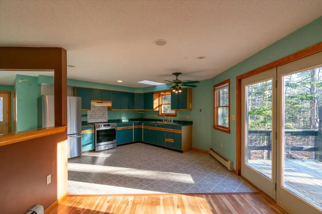 130 W Street Extension Rockport ME 04856