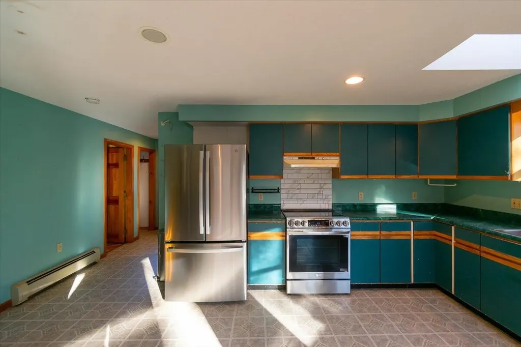 130 W Street Extension Rockport ME 04856