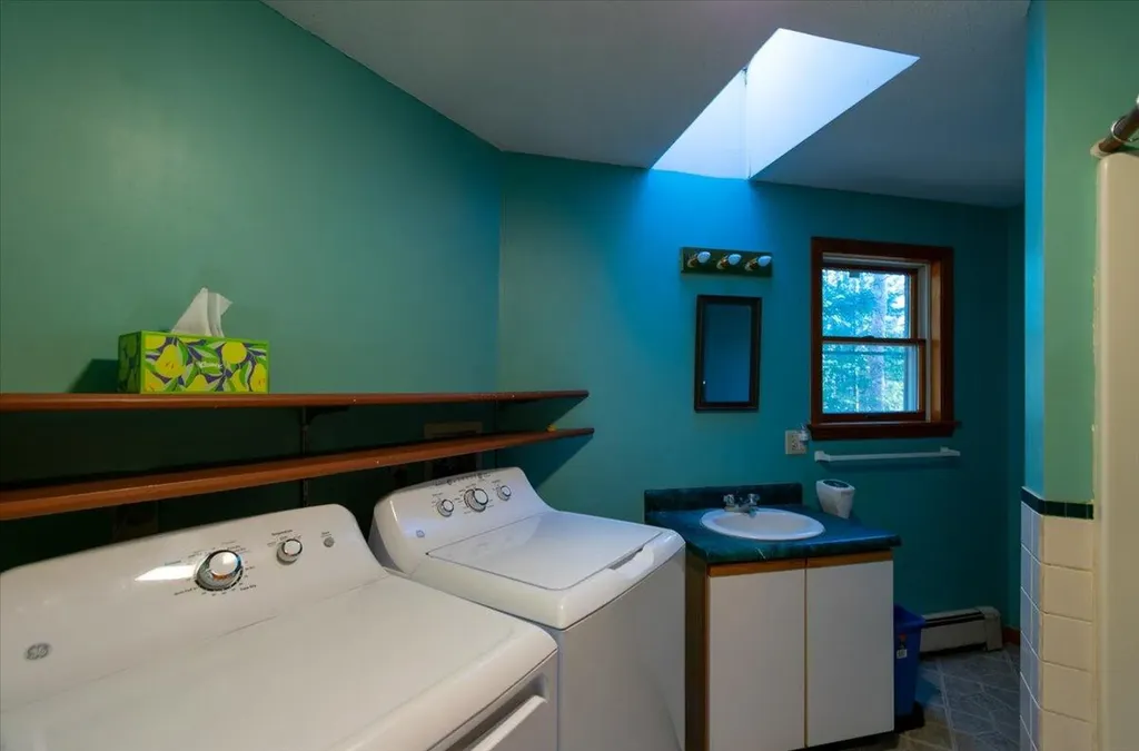 130 W Street Extension Rockport ME 04856