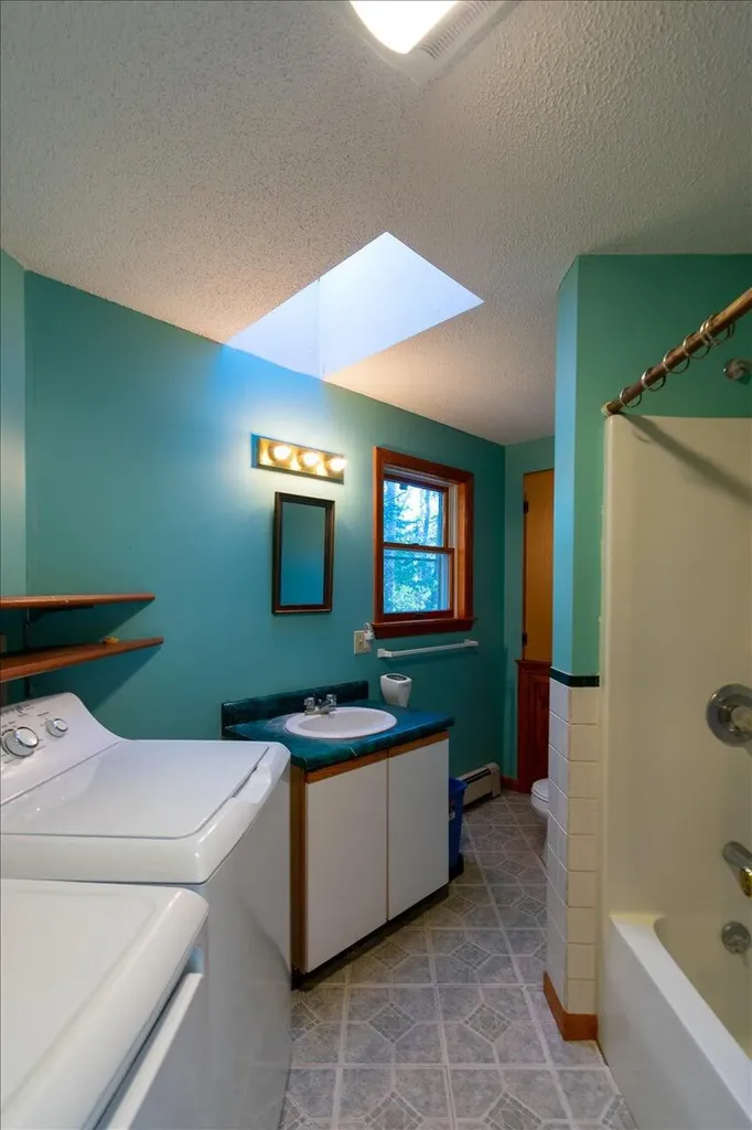 130 W Street Extension Rockport ME 04856