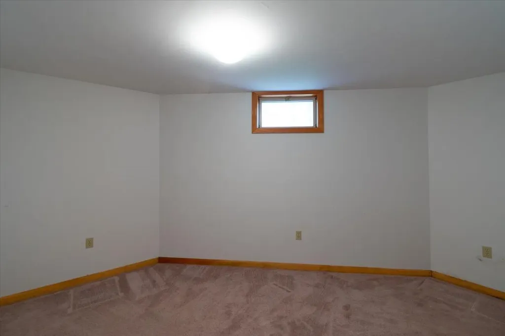 130 W Street Extension Rockport ME 04856
