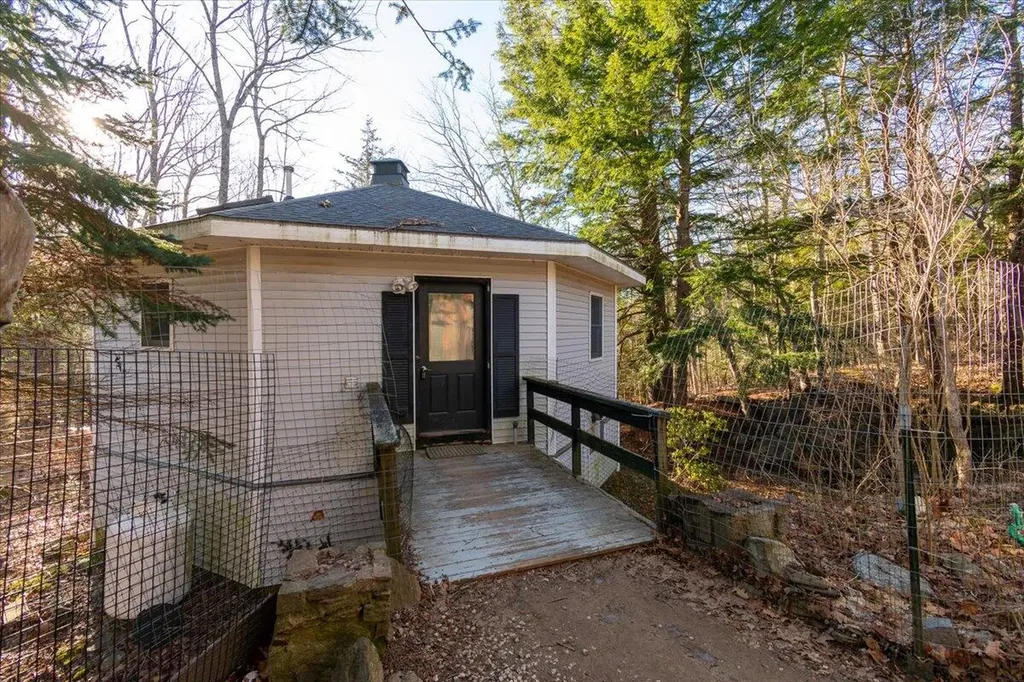 130 W Street Extension Rockport ME 04856