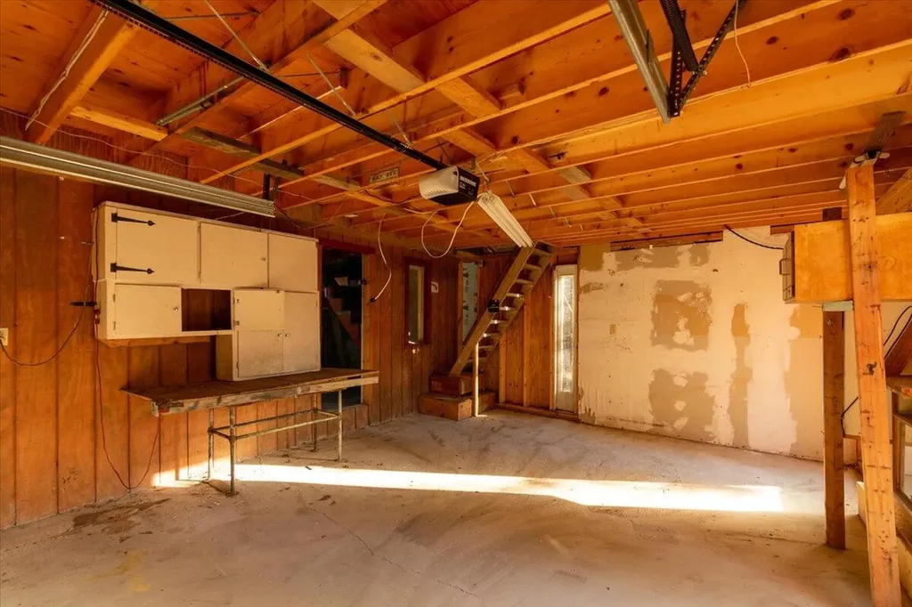 130 W Street Extension Rockport ME 04856