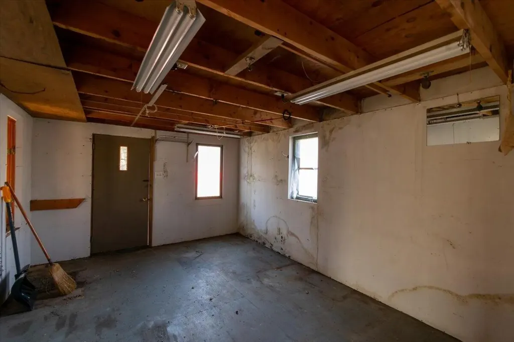 130 W Street Extension Rockport ME 04856