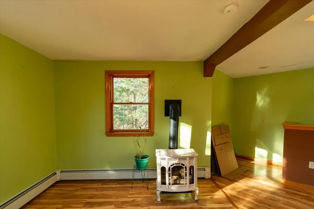 130 W Street Extension Rockport ME 04856