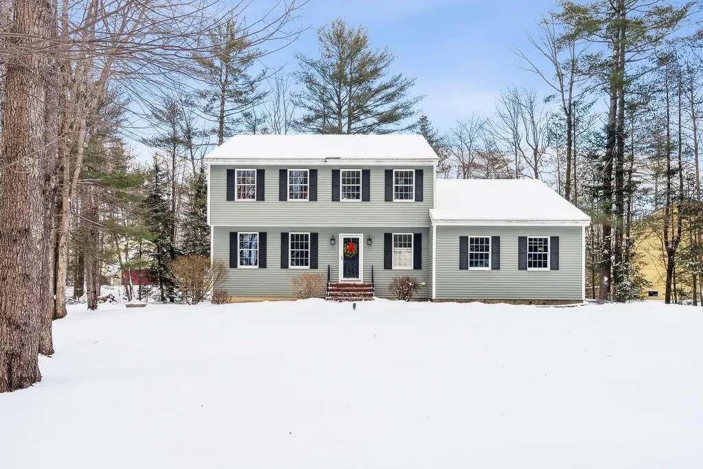 4 Deerfield Drive Auburn ME 04210