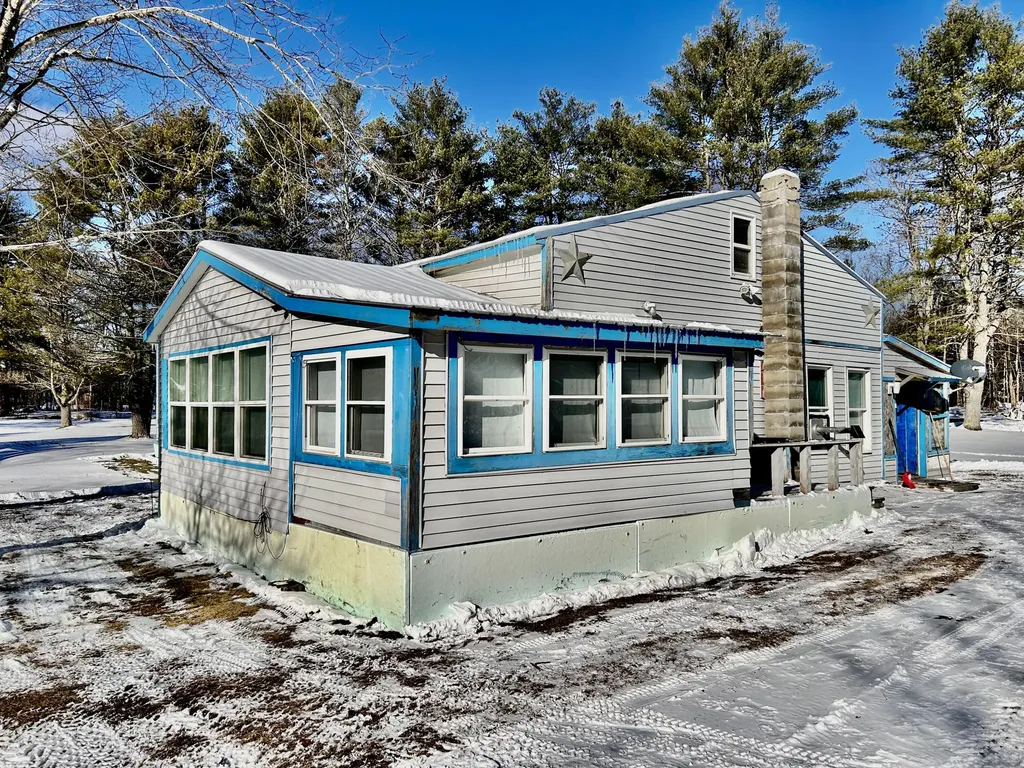113 Warren Road Pittston ME 04345