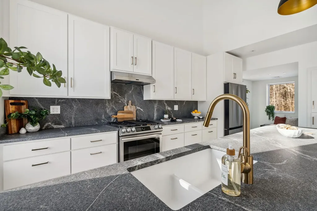 32 Mattie Lane Durham ME 04222