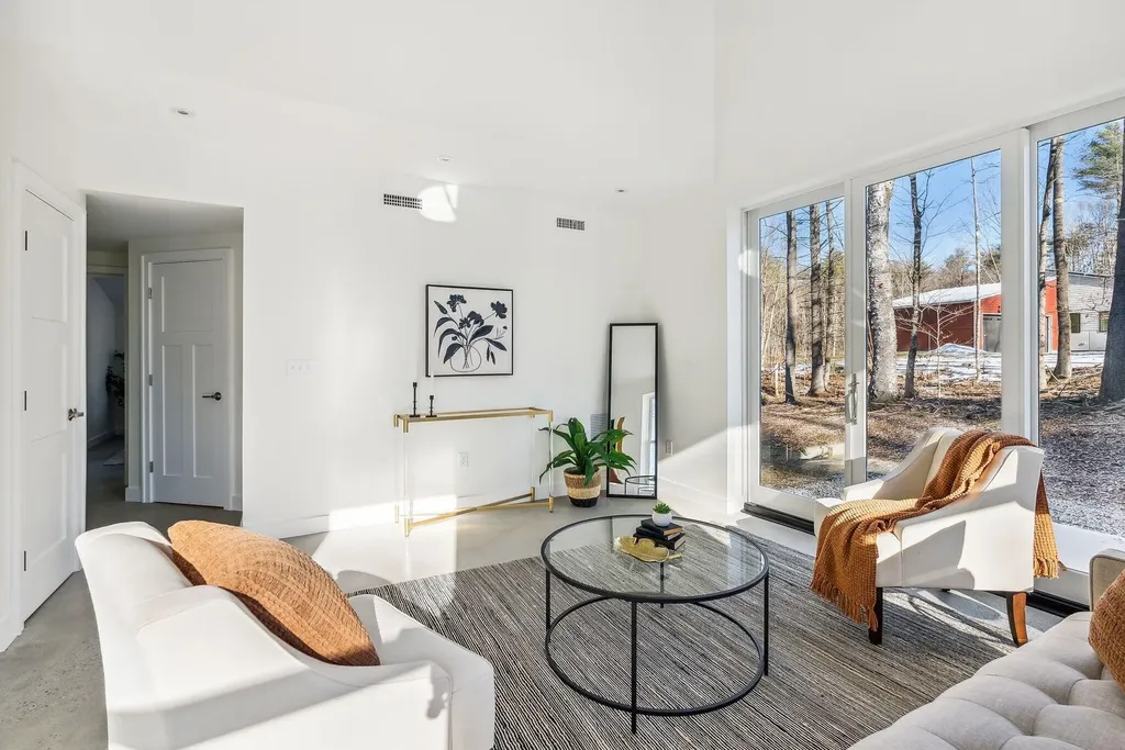 32 Mattie Lane Durham ME 04222