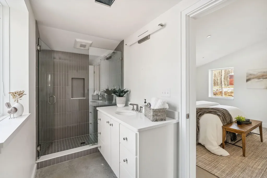 32 Mattie Lane Durham ME 04222