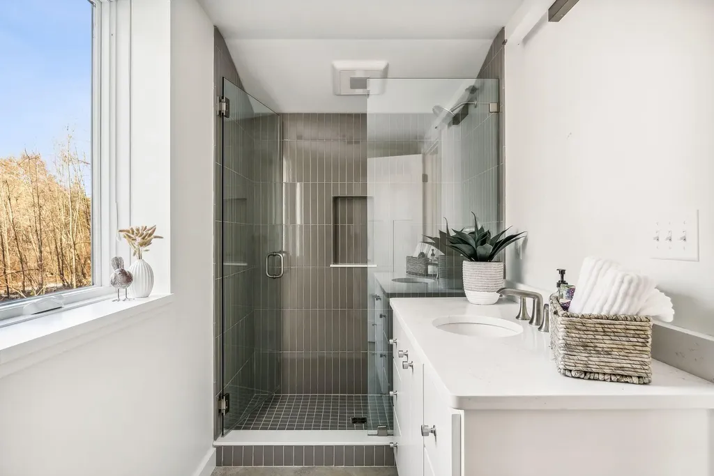32 Mattie Lane Durham ME 04222