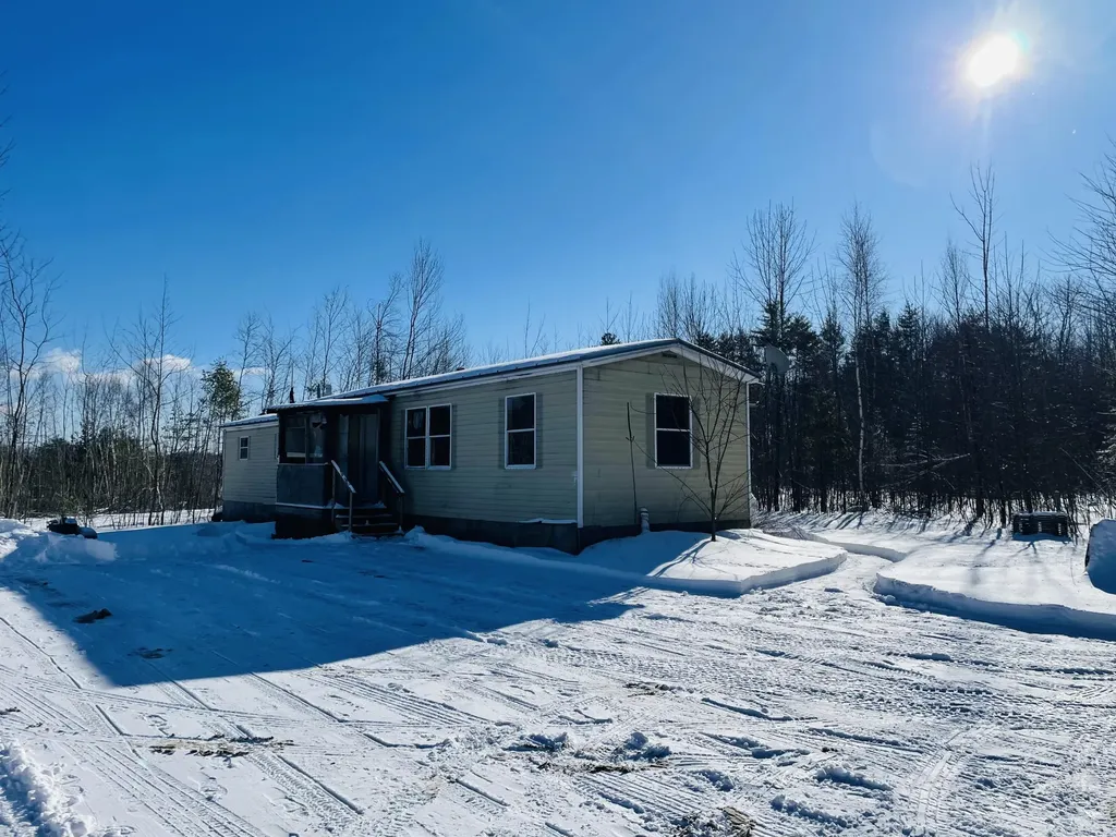 8 Hooper Lane Fairfield ME 04937