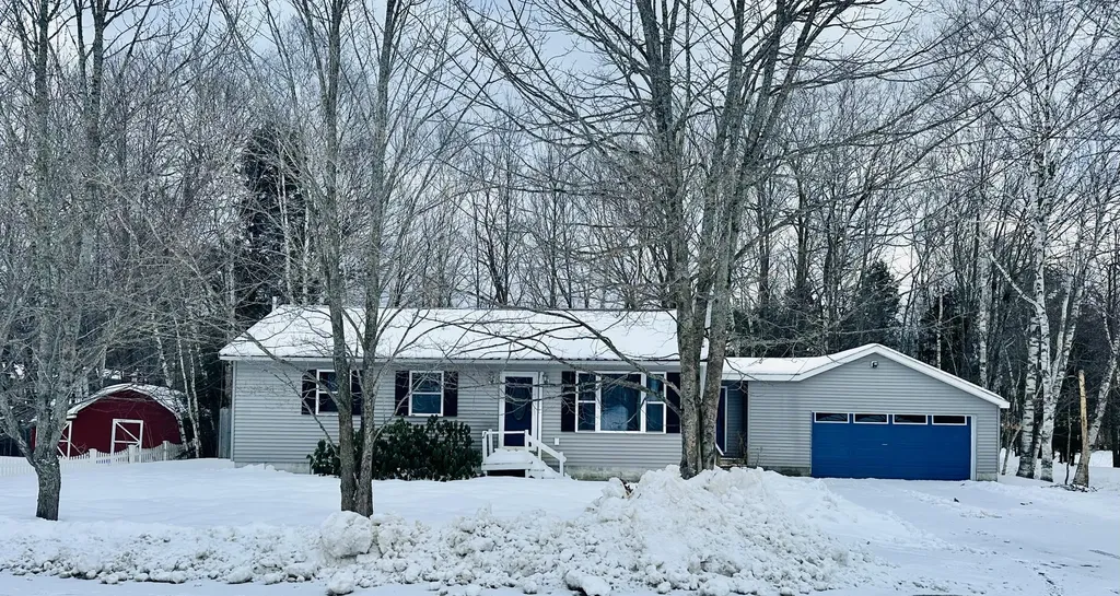 43 Canyon Drive Millinocket ME 04462