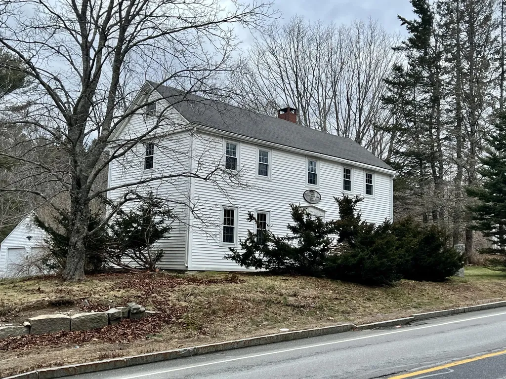 2090 Us Highway 1 Sullivan ME 04664